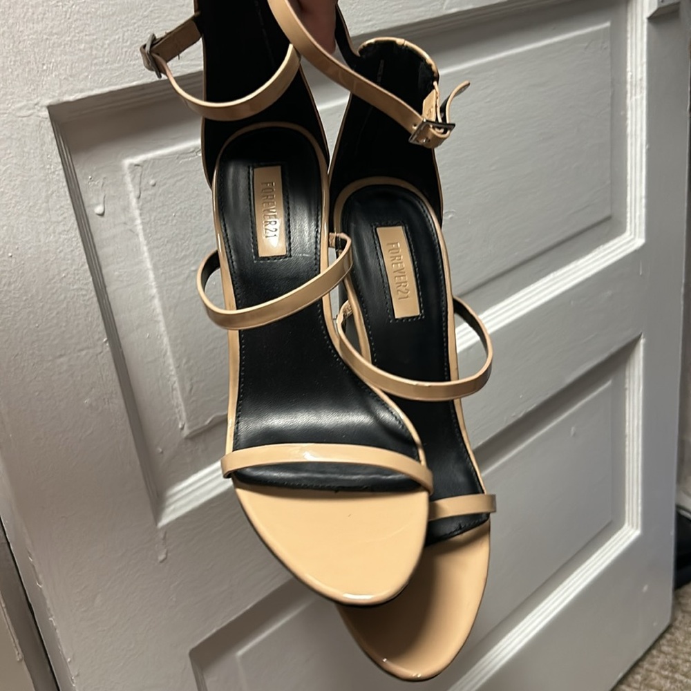 Heels - Picture 2 of 5